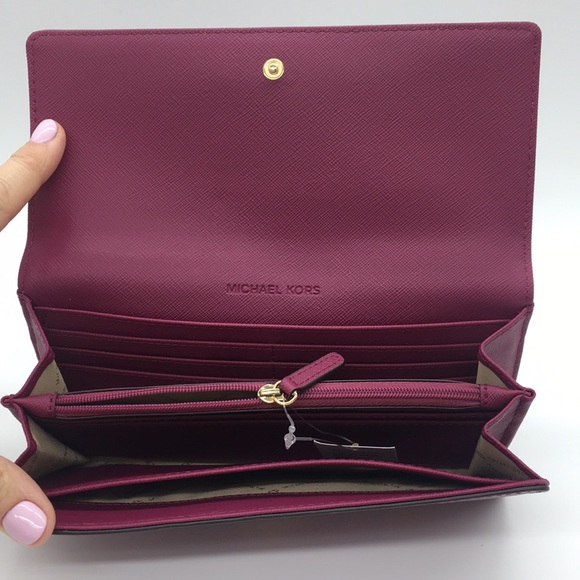 MICHAEL KORS ELLIS LG SATCHEL & LG WALLET MAGENTA - Picture 6 of 8